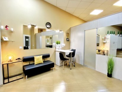 Сдам в аренду место мастеру маникюра Дніпро