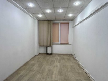 Здам офіс 16,5м2, з ремонтом, вул. Сверстюка, метро Лівобережна 5 хв Київ