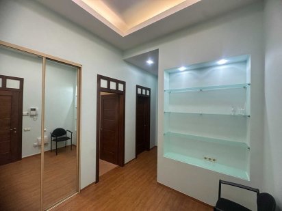 Сдам офисное помещение  в  районе  парка Шевченко площадь Соборная Дніпро