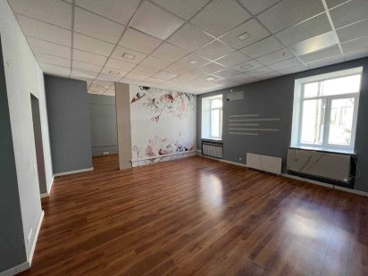 Оренда офісу Олімпійська центр 47 м2 з мокрою точкою салон краси Киев