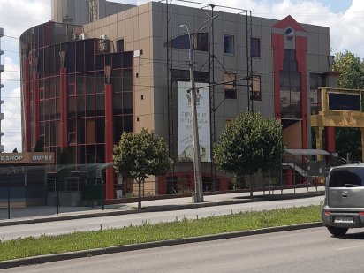 приміщення  320 кв.м під магазин, офіс в активному місці проспекту