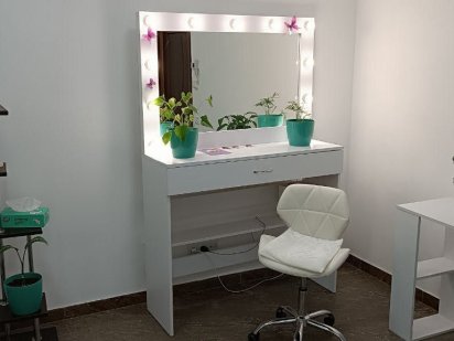 Шукаю субарендатора, поруч м. Чернігівська,(вул. Миропільська) Киев