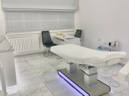 Здається  дуже гарний стильный світлий  теплий просторий кабінет Дніпро