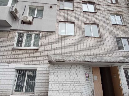 Оренда комерції в цоколі висотки, проспект Поля (низ) 63 кВ.м Днепр