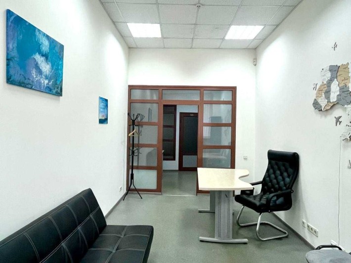 Офіс з ремонтом. 22м². Дружби народів. 7700 грн. ОЦ. Метро поряд - фото 1