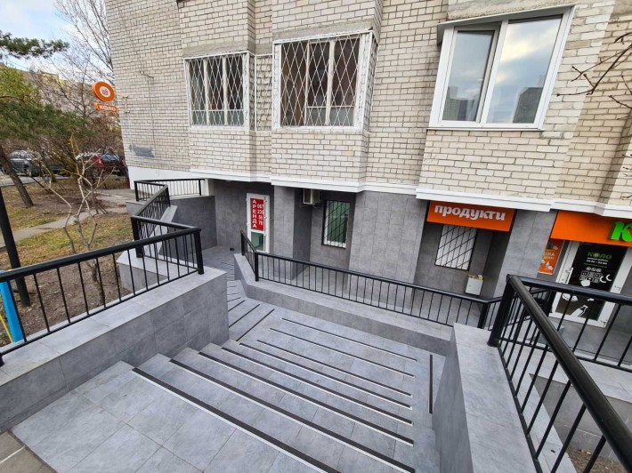 Оренда нежитлового приміщення Драгоманова, 15А - фото 1