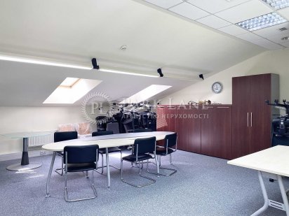 Б.Хмельницького. Офіс 221,7 м.кв. Метро Золоті Ворота. Киев