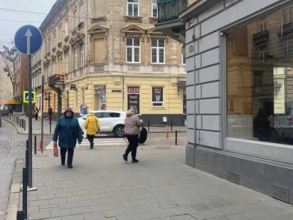 Оренда фасадного приміщення вул ПЕКАРСЬКА 60м2 Львов