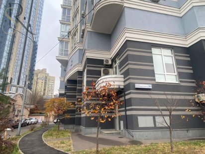 Метро Палац Україна , вул. Малєвича Оренда офісу - 200 м кв, 2 поверх Київ