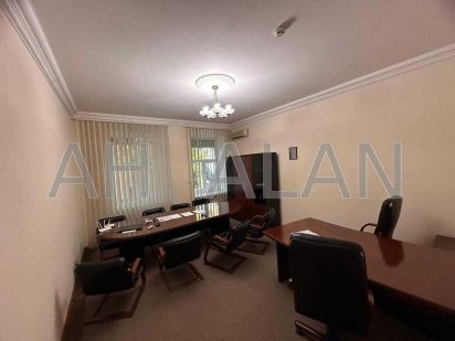 Оренда офісу по вул.  Інститутська 24/7. Центр, Арсенальна Київ