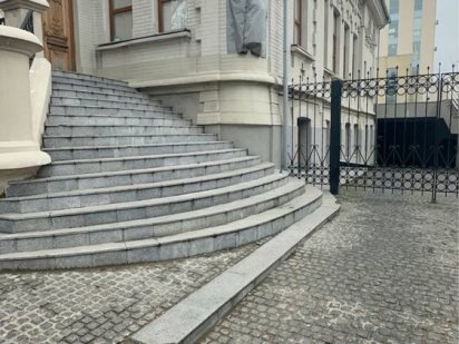 Сдам отдельно стоящий офис центр 980 квм Дніпро