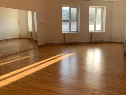 Офіс 48,9 м2 Б.Хмельницького 106 ( від власника) Львов