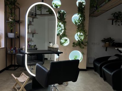 Оренда перукарського крісла в центрі Київа Киев