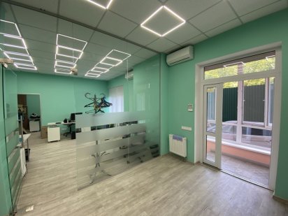 Приміщення, Офіс чи Салон 70 кв.м, метро Печерська, Коновальця Київ