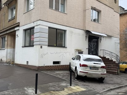 Оренда фасадного приміщення по вул. Сахарова 24 Львов
