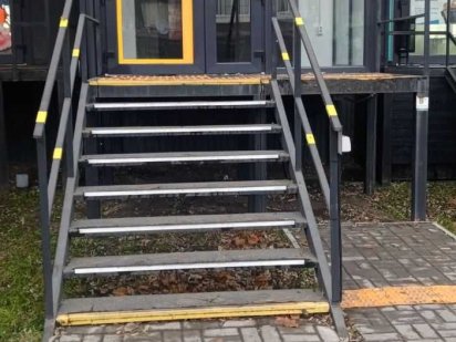 Оренда комерцыйного примыщення фасаду 65м2 Быля АТБ Курнатовського 11 Киев