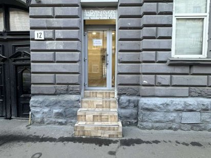 Здається приміщення Антоновича 12 Львів