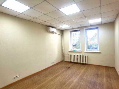 Отличный офис 16 кв.м. с кондиционером, на 2 этаже около М «Позняки» Київ