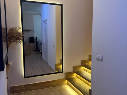 Здається кабінет в студії краси Львів