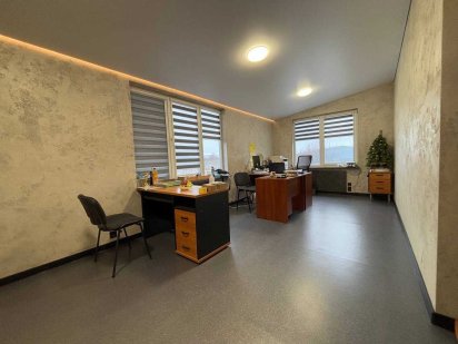 Район Каравана. Сдам 3 кабинета 75м2  под офис с ремонтом или без. Дніпро