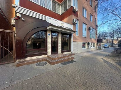 Сдам фасадное коммерческое помещение в ЖК «Радужный». Одеса