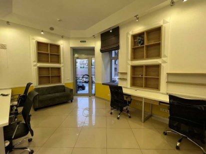 Оренда приміщення, фасад, 45 м2, вул. Гвардійська (Героїв Майдану) Львов