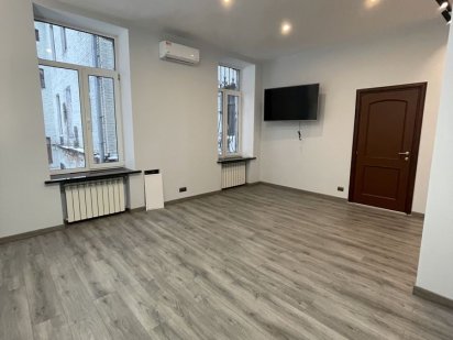 Офис или Салон 25 кв.м, Центр. Бессарабка, Крещатик, Дворец Спорта, Киев