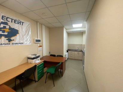 Офіс площею 14 м², розташоване на 6 поверсі сучасного БЦ «Маяковський»