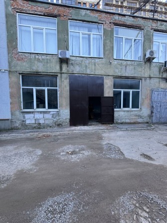 Оренда приміщення на 1 поверсі по вул Зеленій 145 - фото 1