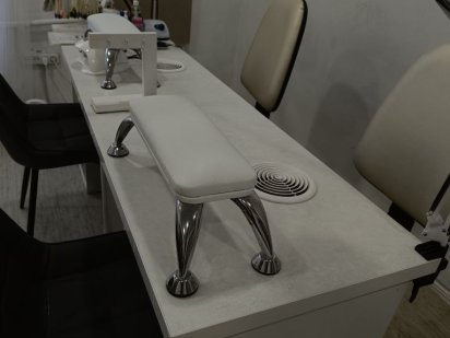 Сдам место мастеру маникюра Дніпро