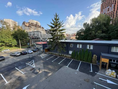 Фасадный офис в центре, ул Глубочицкая 18, метро Лукьяновская-500 м. Київ