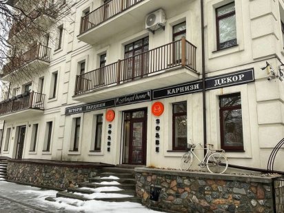 Здам фасадне торгове приміщення 100 м/кв.  вул. Степана Рудницького Київ