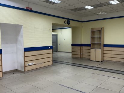 Приміщення під магазин або офіс