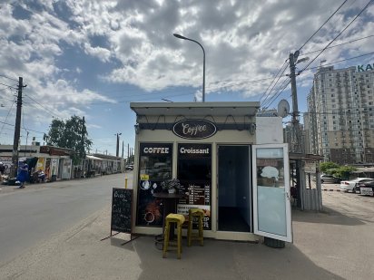 Сдам МАФ в хорошем проходном месте на Таирова, Кадор. Свет есть всегда Одеса