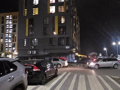 Оренда фасадного комерційного приміщення 10 кв. м. по вул.Навроцького Львів