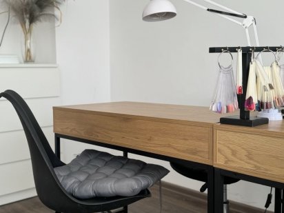 Здам в оренду робоче місце майстра манікюру, бровистп Львов