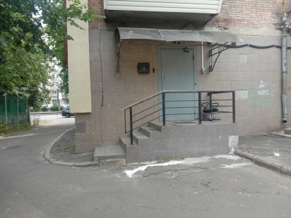 Приміщення 300 кв.м, ділиться на менші, Севастопольська пл., н/ф. Київ