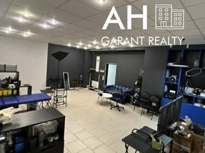 Фасадне,прохiдне місце,53м опенспейс.Вул. Срібнокільська 1А Київ