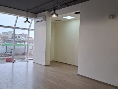 Аренда 48м2 фасад  под офис,салон,шаурум, 2эт.ТОЦ Чудо город