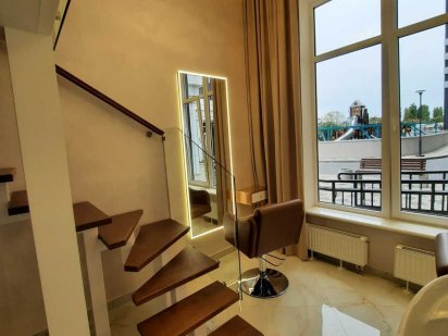 Оренда місця майстра манікюру, колориста, барбера в нов. салоні  краси Одеса