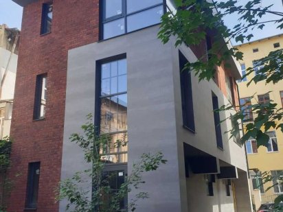 Оренда окрема будівля 160м2, вул. Куліша 47, в дворі, є паркомісця. Львов