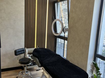 Оренда робочого місця для майстра по нарощенню вій, перманенту Львов