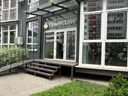 Оренда ФАСАД 1 поверх нежитлове приміщення 53 м2, Драгоманова 2а Київ