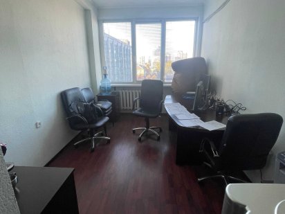 Здам офіс 13 м2, 5 поверх, БЦ"Новий", метро Лівобережна, Сверстюка 11а Київ