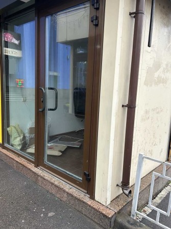 Здам торгову площу 10м2, вулиця Сверстюка,метро Лівобережна 2 хв пішки - фото 1