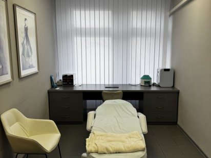 Здаю приміщення в медичному центрі під оренду для лікаря/косметолога Київ