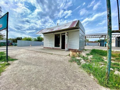 Комерційне приміщення по вул. Заводській. Загальна площа 30 кв м.