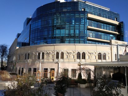 ОФИС- САЛОН в ТЦ АФИНА , в  Центре от хозяина Одеса