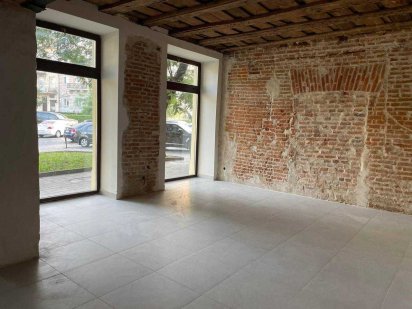 Оренда фасадного приміщення по вул.  Князя Осмомисла 61 м2 Львов