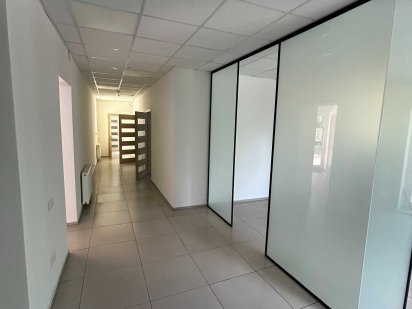 Приміщення у затишній частині Львова, свій паркінг і двір від власника Львів